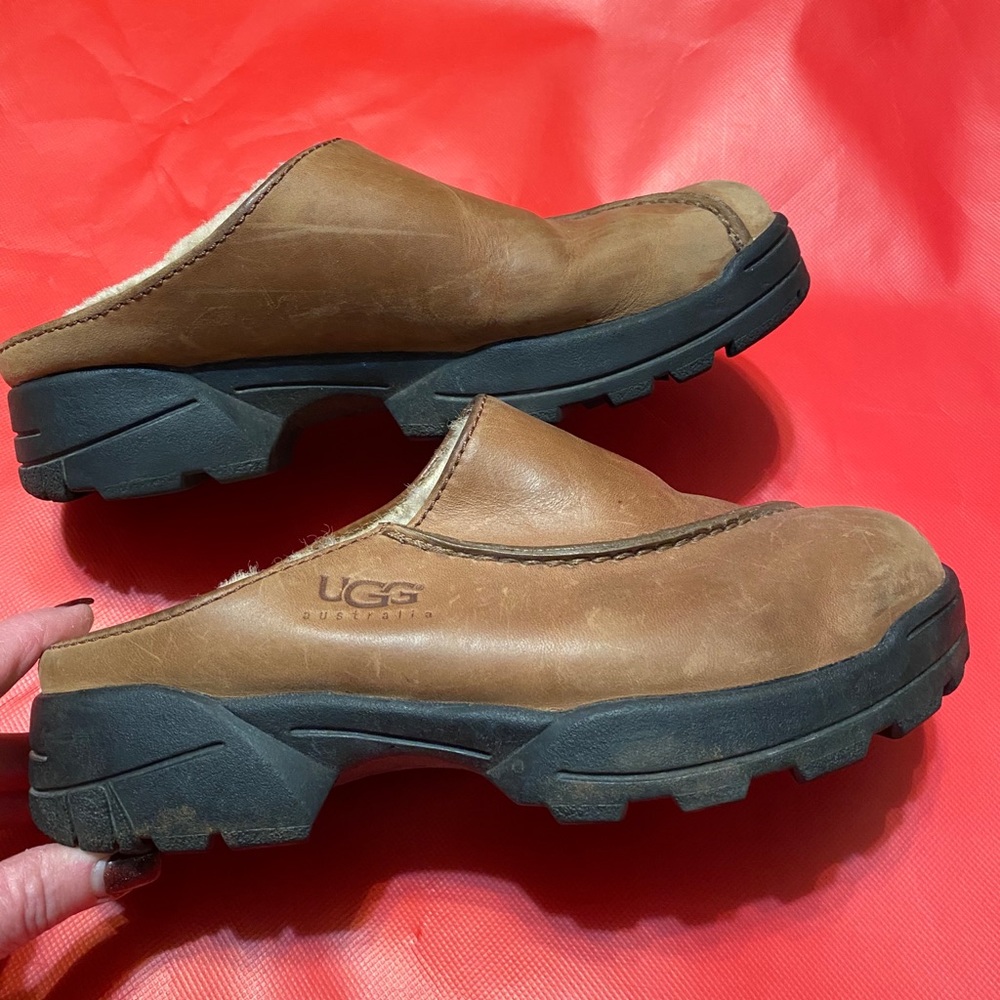 UGG CLOG SLIP ON’S BROWN LEATHER - Picture 3 of 5